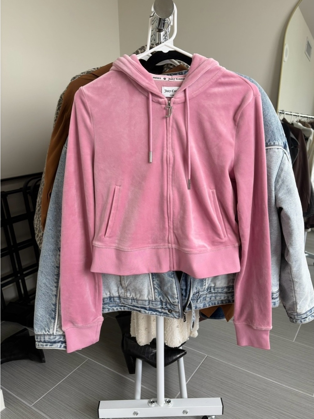Iconic pink juicy couture velour - Picture 4 of 5